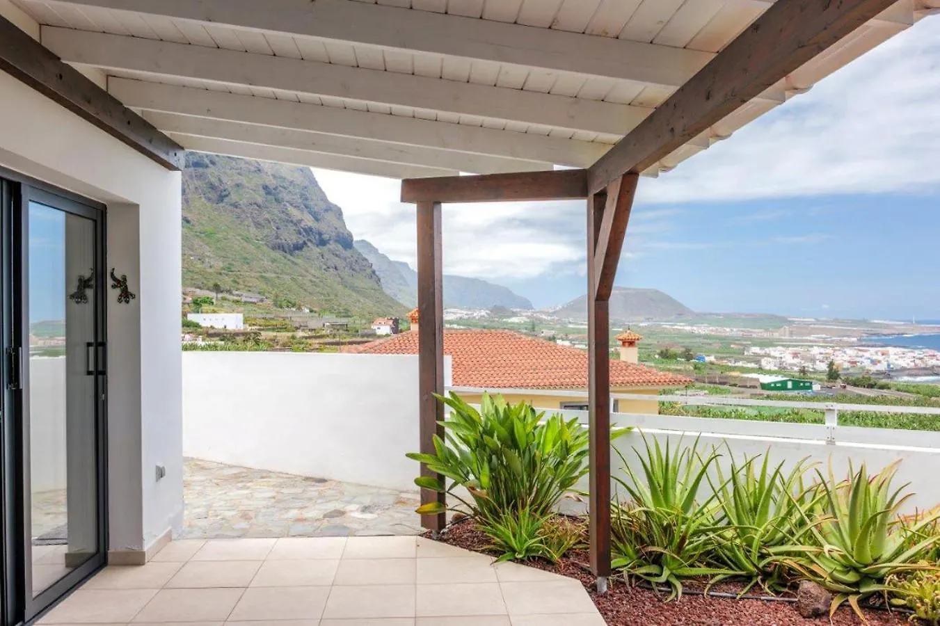 Holiday home Las Pardelas, Ferienhaus Mit Meer-, Kuesten- Und Bergblick Im Gruenen Norden Teneriffas Las Cruces  Spain
